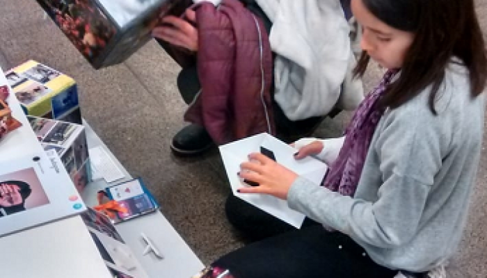 Sinergia. Procesos creativos en la escuela pública de adultos/as Muestra Anual de los Cursos de fotografía de la Dirección de Educación Permanente de Jóvenes y Adultos