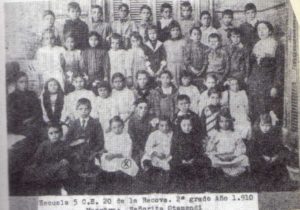 foto alumnos 1910.JPG