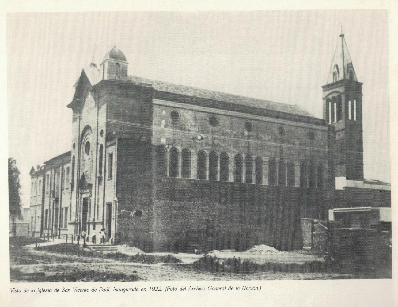 San Viente de Paul inaugurado en 1922. Foto del Archivo General de la Nación07092019.jpg