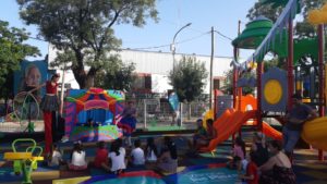 Actividades para niños en la inauguración de la plazoleta.jpg