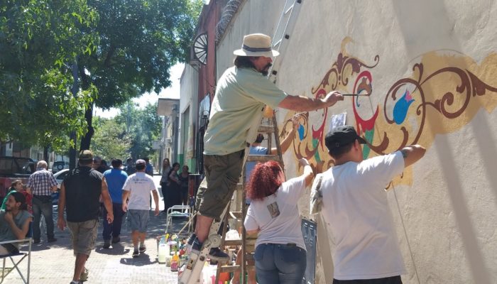 Mural en homenaje a Memo Caviglia, el fileteador de Mataderos