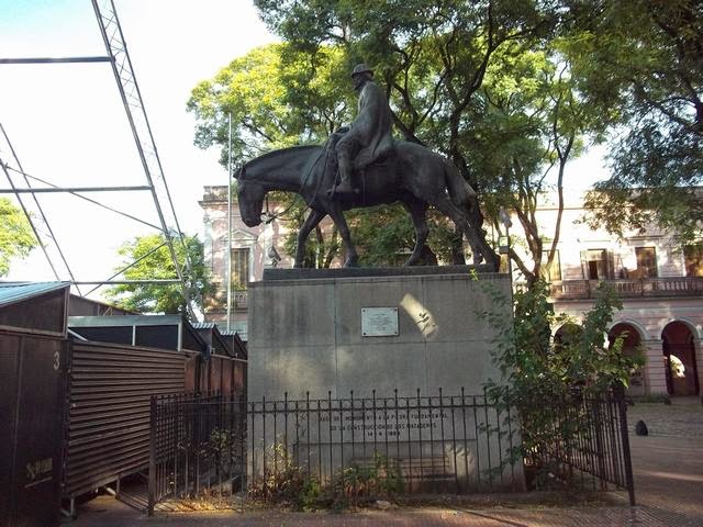C:\Users\Liliana\Desktop\Página Liliana\Nuestro Barrio\Patrimonio histórico y Cultural\Monumento y Esculturas fotos\El resero.JPG
