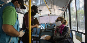 Quiénes podrán usar el transporte público en el AMBA desde mañana y qué permisos hay que volver a tramitar