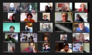 La imagen puede contener: 12 personas