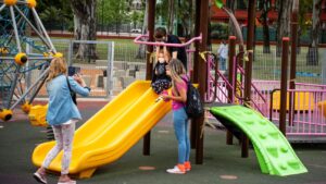 C:\Users\Liliana\Desktop\Página Liliana\Agenda\Sin subir\Patios de juego 2.jpg