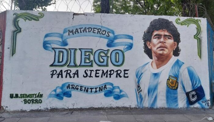 Mural homenaje a Maradona en Mataderos