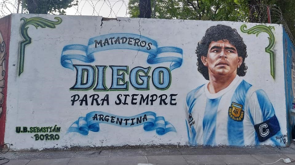 C:\Users\Liliana\Desktop\Página Liliana\Notas\Sin subir\Mural Maradona 2.jpg