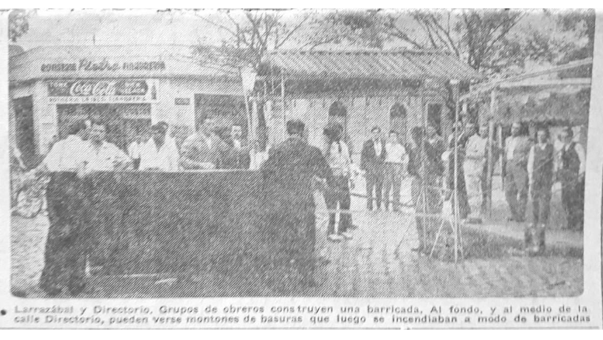 C:\Users\Liliana\Desktop\Articulo Mataderos\1959.01.17_LA RAZÓN-Adoquines.Barricadas.Tanque Sherman .jpg