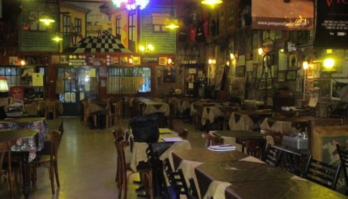 “Experiencia notable” en bares de Mataderos