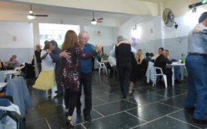 C:\Users\Liliana\Desktop\Revista abril 2021\Asociación Vecinal alberdi y Biblioteca\Milonga 2.jpg