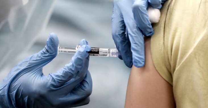 Coronavirus: quienes tienen más de 80 años ya pueden anotarse para recibir la vacuna - Defensoría del Pueblo CABA