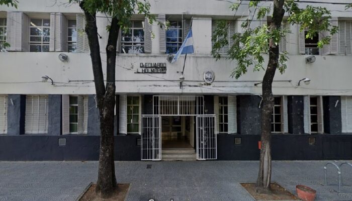 Docentes de la Escuela 3 DE 13 denuncian abandono de obra del GCBA