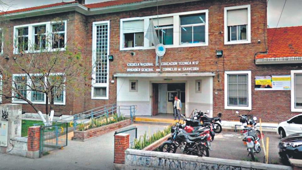 Tragedia al salir de la escuela | Un estudiante mat... | Página12