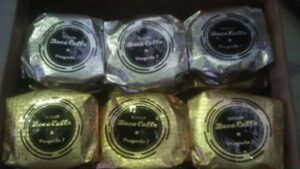 12 personas trabajan en la elaboración del alfajor