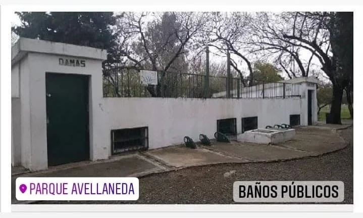 C:\Users\Liliana\Desktop\Página Liliana\Notas\Subidas noviembre\parque avellaneda baños 2.jpg