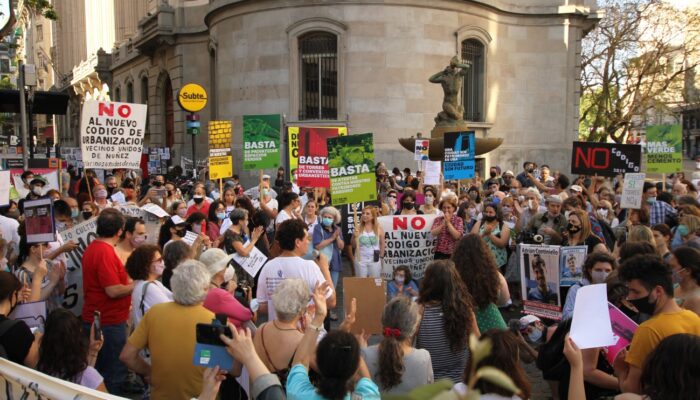 Una marcha contra el cemento