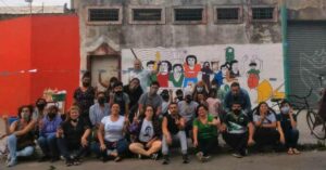 Puede ser una imagen de 4 personas, personas de pie y al aire libre