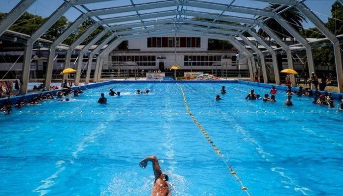 Comienza la temporada de piletas en los polideportivos de la Ciudad