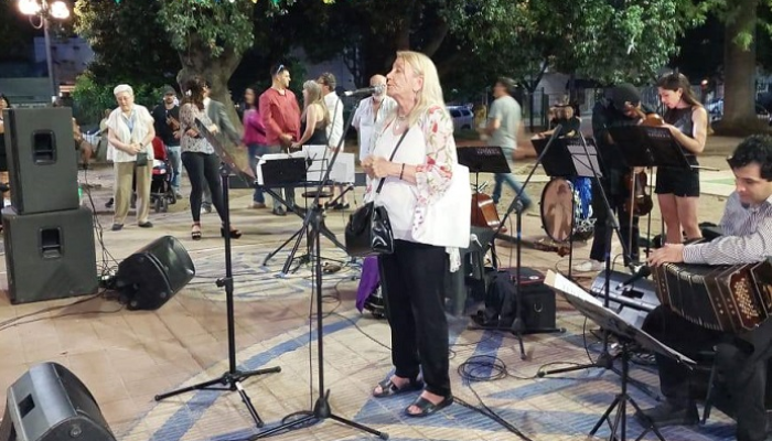 El barrio de Liniers festejó su cumpleaños en la Plaza Sarmiento