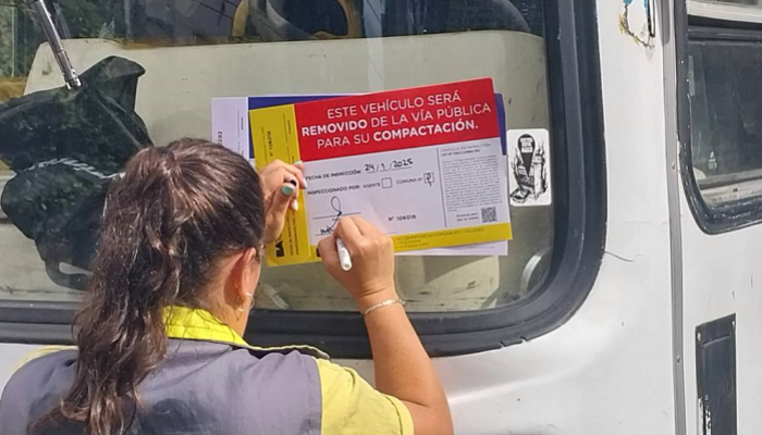 Control y retiro de autos abandonados o con estacionamiento prolongado