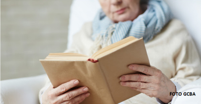 Biblioteca puerta a puerta para adultos mayores