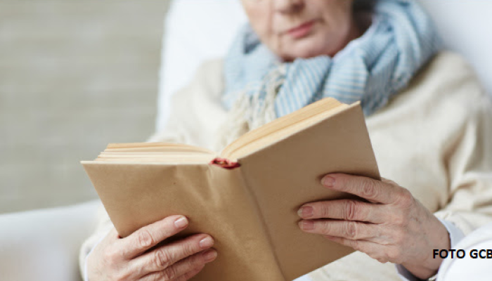 Biblioteca puerta a puerta para adultos mayores