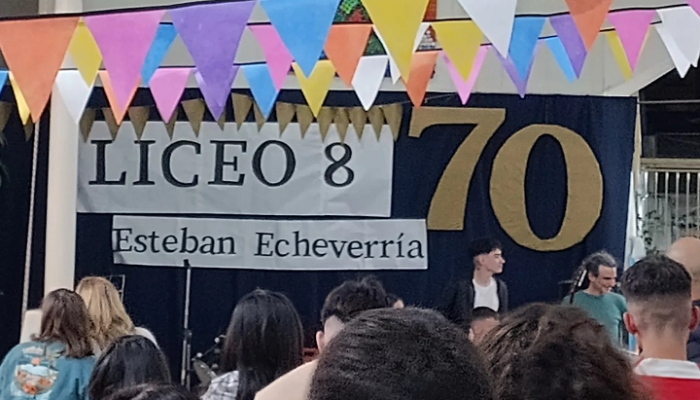 El Liceo 8 Esteban Echeverría festejó sus 70 años