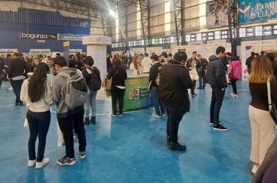 Expo Empleo Barrial tuvo lugar en el Club Alvear de la Comuna 9