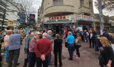 Continúan los reconocimientos a los comercios históricos de Mataderos