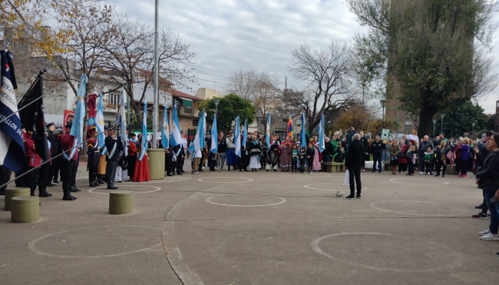 Mataderos celebró a la Patria con desfile y danzas tradicionales