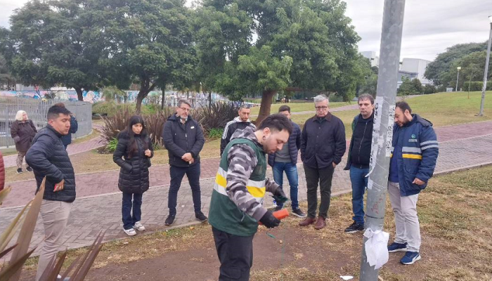 El ente de la Ciudad fiscalizó el alumbrado público del Parque Alberdi