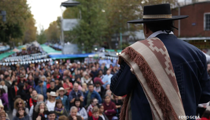 La Feria de Mataderos festeja el Día de la Bandera