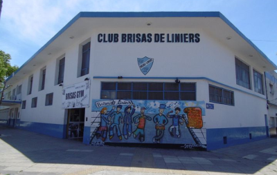 Club Brisas de Liniers, un segundo hogar para la gente del barrio