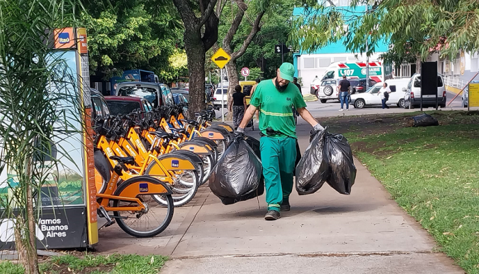 Mantenimiento Integral de Limpieza en espacios verdes de la Comuna 9