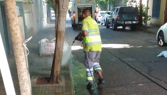 Continúan los operativos integrales de limpieza en la Comuna 9