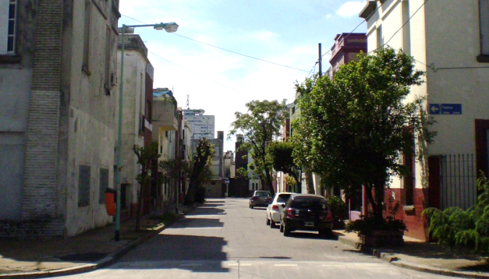 “Las Mil Casitas de Liniers” con mirada de turista urbano