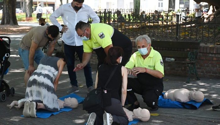 Capacitación a los vecinos sobre Reanimación Cardiopulmonar