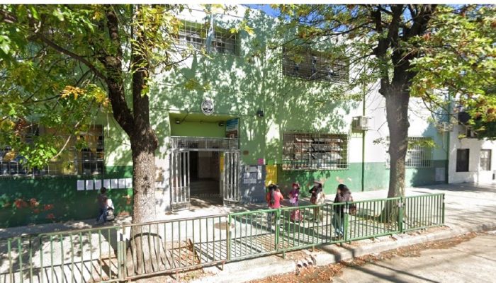 Falta de vacantes: siguen los operativos de la Defensoría en escuelas porteñas