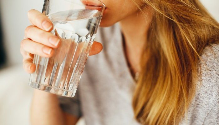 Cuidado de la Salud: por qué es importante tomar agua