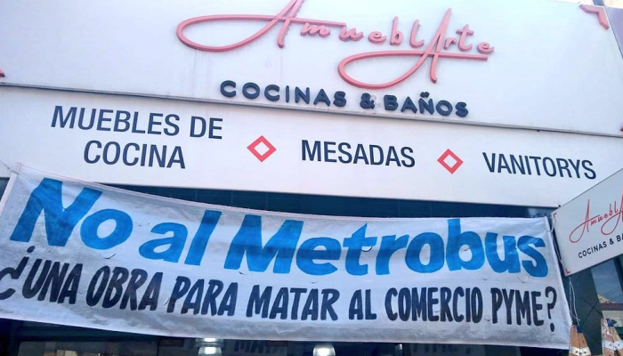 Reunión organizativa de vecinos, comerciantes y organizaciones sociales