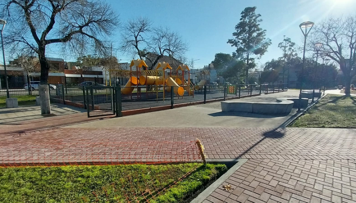 Obras de mantenimiento plazas del barrio de Mataderos