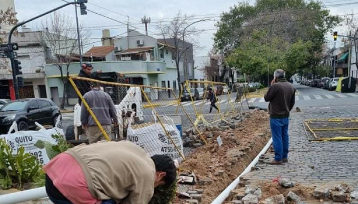 Obras para riego del Boulevard Francisco Bilbao en Parque Avellaneda