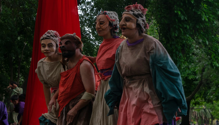 EMAD Teatro Callejero presenta “Laberinto de Asterión” en el Parque Avellaneda