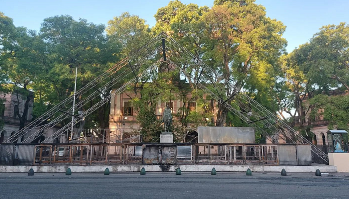 A una semana del incendio del Escenario de la Feria de Mataderos