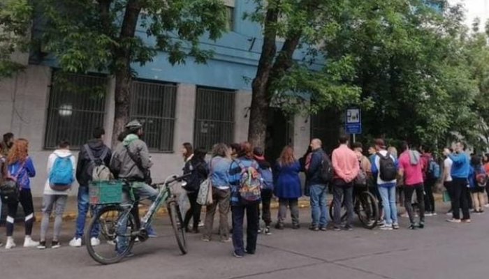 Continúan los reclamos en escuelas de la Comuna 9