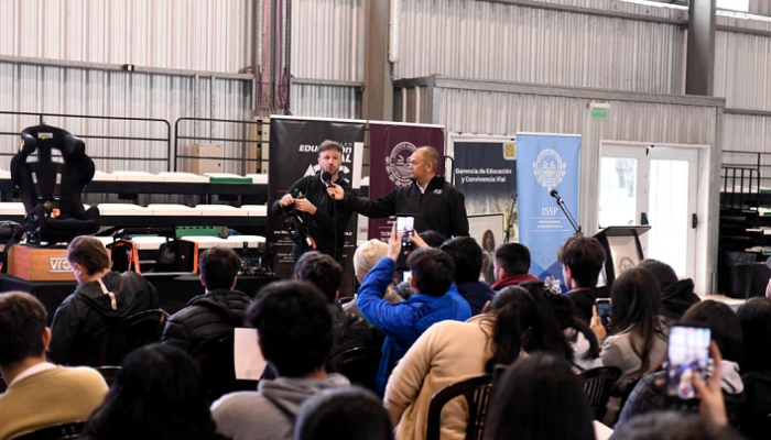Estudiantes de la Comuna 9 participaron en Taller de Seguridad Vial