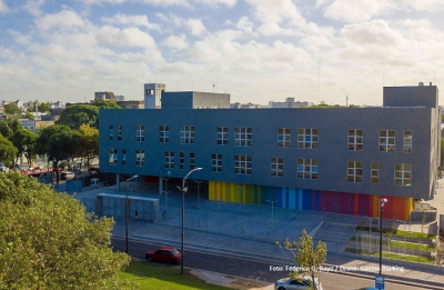 La Escuela Técnica 20 Distrito Escolar 20 tiene nombre: Carolina Muzilli