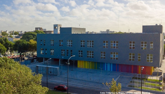 La Escuela Técnica 20 Distrito Escolar 20 tiene nombre: Carolina Muzilli