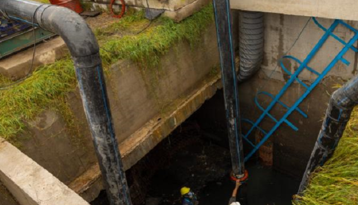 Se está realizando la limpieza del conducto del arroyo Cildañez